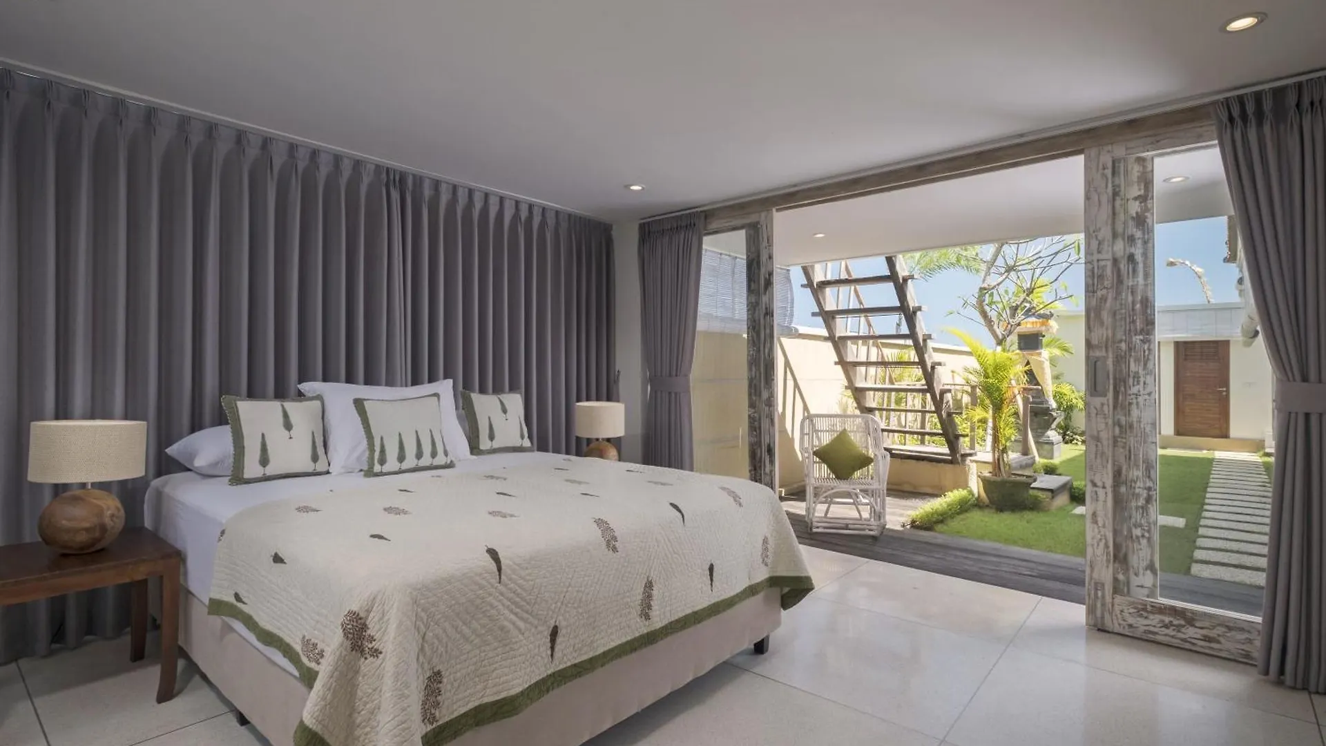 Villa Manggala - 13 Mins Walk To Berawa Beach Canggu